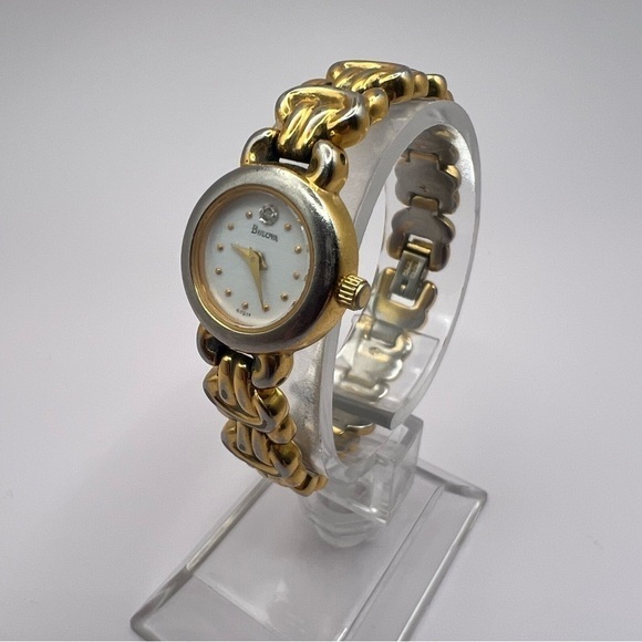 VTG Bulova Women’s Quartz Watch Gold Tone Bracelet Diamond Accent - Picture 12 of 16